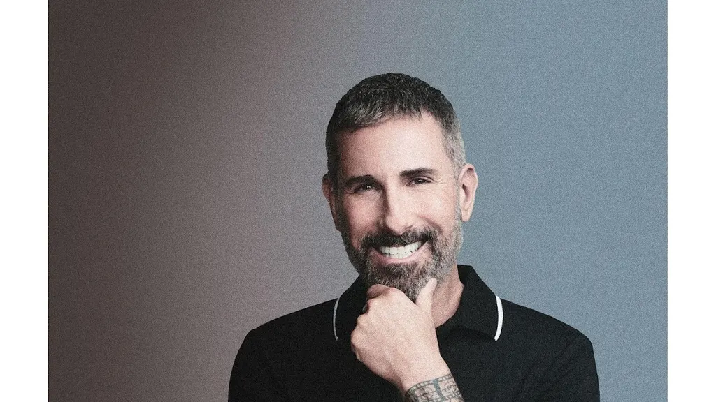ROOSTERS MEN'S GROOMING CENTER — Barber shop in Kanata